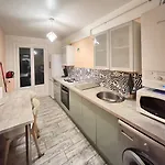 2p 50m2 With Ac & Free Parking & 2 Balconies 昂蒂布