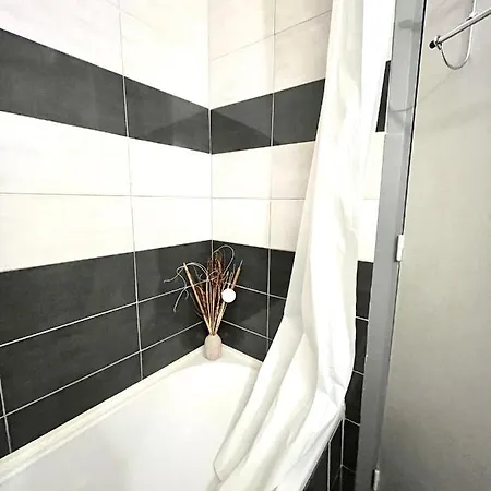 Daire 2p 50m2 With Ac & Free Parking & 2 Balconies