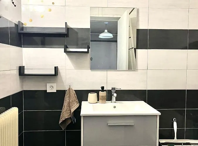 2p 50m2 With Ac & Free Parking & 2 Balconies