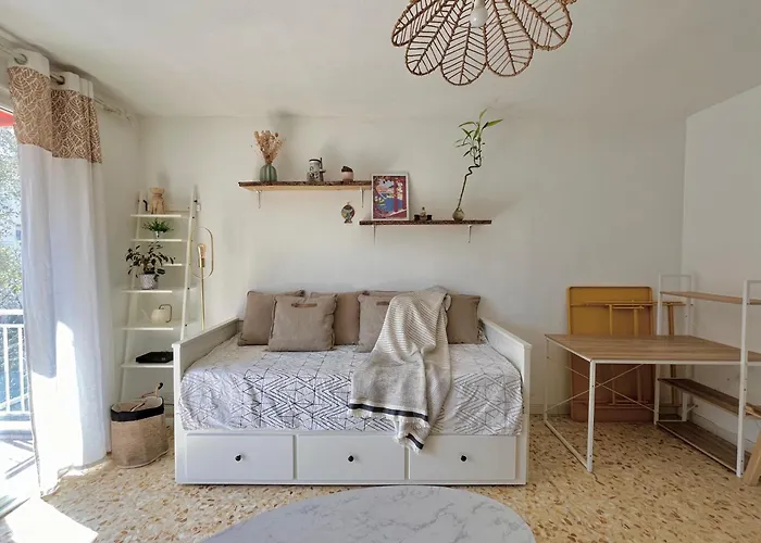 2p 50m2 With Ac & Free Parking & 2 Balconies Antibes