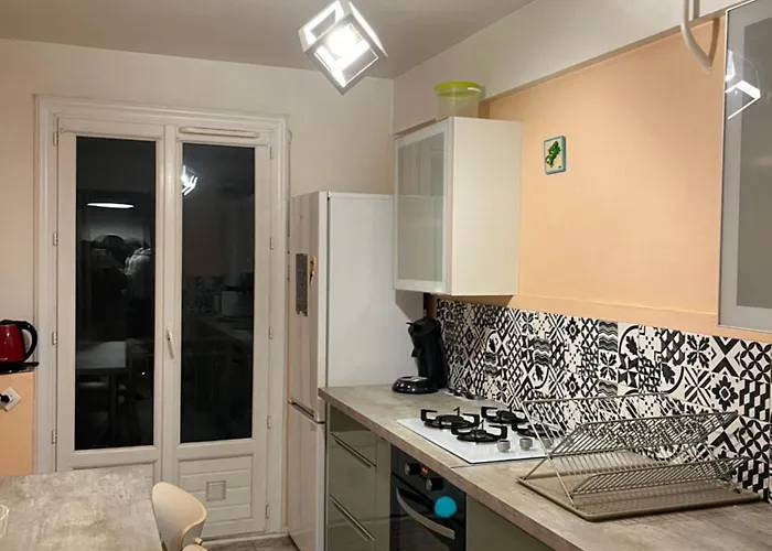 2p 50m2 With Ac & Free Parking & 2 Balconies * Antibes