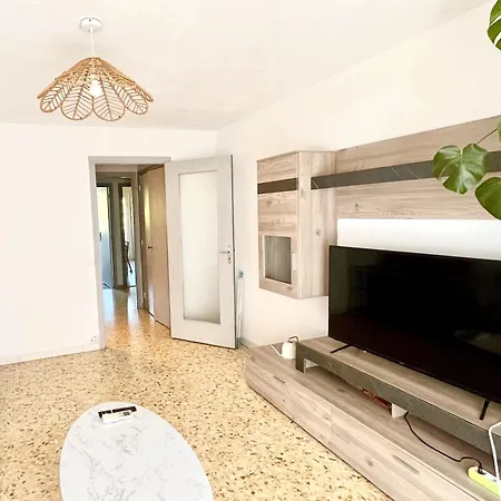Lejlighed 2p 50m2 With Ac & Free Parking & 2 Balconies *