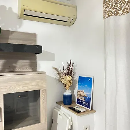 2p 50m2 With Ac & Free Parking & 2 Balconies Lejlighed *